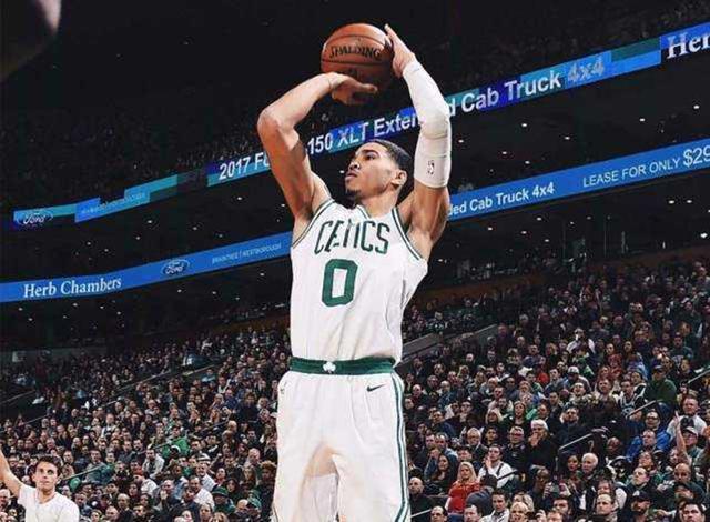 杰伦布朗爆发凯尔特人大胜活塞登顶  杰伦布朗爆发凯尔特人大胜活塞登顶