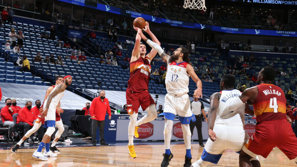 约基奇统治内线领衔掘金大胜森林狼稳居榜首  约基奇统治内线领衔掘金大胜森林狼稳居榜首