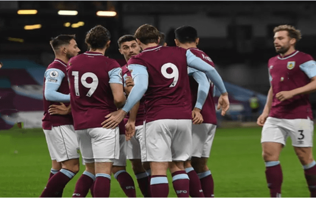 c7娱乐官网- 利兹联防守漏洞百出，马什帅位摇摇欲坠  